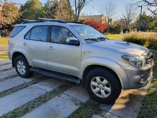 Imagen 2 de 15 de Toyota Sw4 2011 3.0 Srv Cuero I 171cv 4x4
