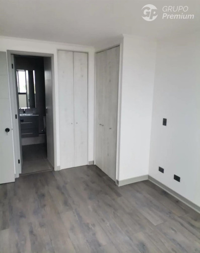 Departamento Seminuevo En Venta En La Comuna De Macul.