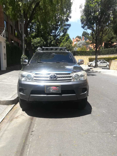 Toyota Fortuner 2010 2.7l 4x2