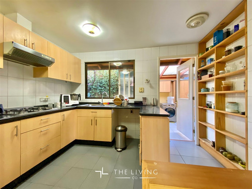 Casa En Arriendo De 4 Dorm. En Lo Barnechea