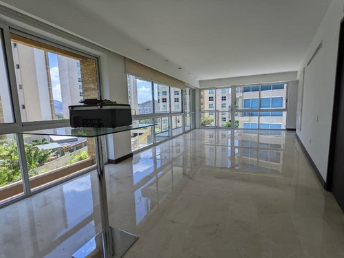 Imagen 8 de 20 de En Alquiler Bello Apartamento Las Mesetas 210 M2