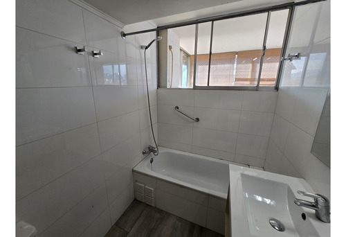 Departamento Frente A Plaza Las Lilas