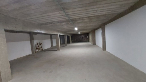 Imagem 6 de 15 de Excelente Galpão De 1000m² No Jd. Aeroporto / Campo Belo - Rr4798