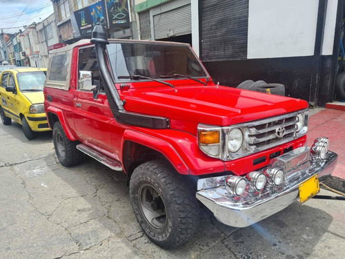 Toyota Land Cruiser Diesel 4x4 Carpada
