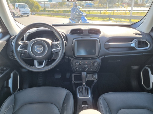 Imagen 10 de 17 de Jeep Renegade 2021 1.8 Longitude At6