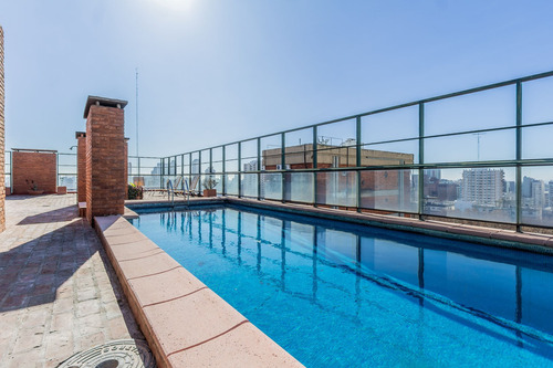 Departamento Tres Ambientes. Torre.cochera . Full Amenities. Seguridad 24 Hs