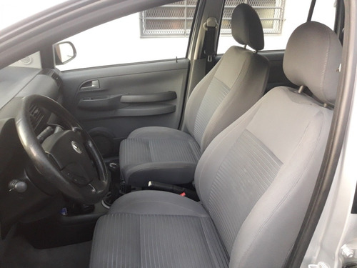 Imagen 9 de 16 de Volkswagen Suran 2010 1.6 I Trendline 90b