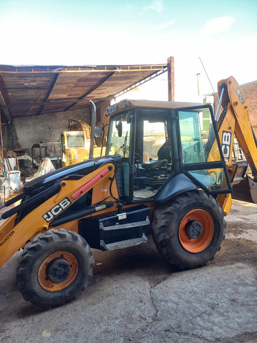 Retroescavadeira Jcb 2013 4x4 Cabinada