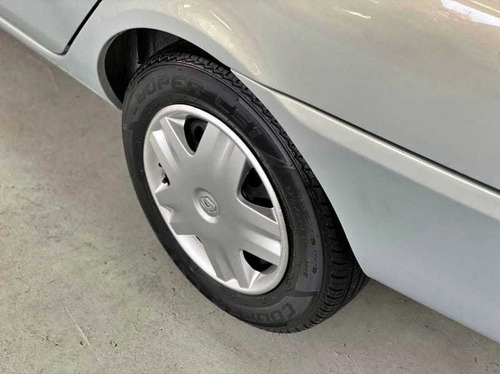Imagem 8 de 12 de Renault Clio Sedan Authentique 1.6 16v