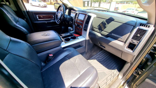 Dodge Ram 2500 5.7 Pickup Crew Cab Laramie 4x2 Mt