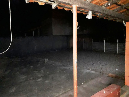 Oportunidade Imperdível! Vendo Casa Em Araruama São Vicente Na Região Dos Lagos-rj 1 Quarto-suíte Garagem Coberta(1 Vaga) E Descoberta(3 Vagas) Quintal Grande Com Frutíferas Varandão Em L