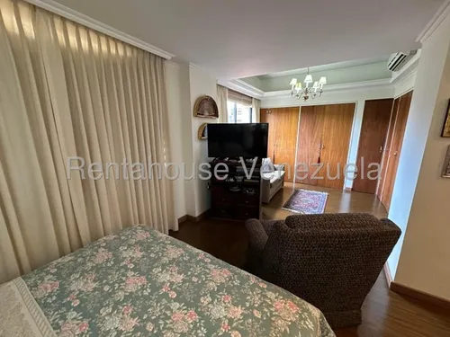 Venta De Penthouse Los Samanes