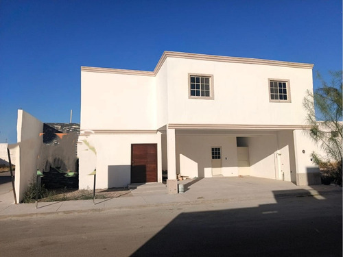 Casa En Venta En Los Arrayanes, Gómez Palacio, Durango