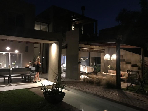Imagen 3 de 30 de Casa En Venta En Santa Barbara, Tigre, G.b.a. Zona Norte