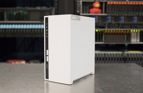 Servidor Qnap Ts-233 Nas 2 Bahias Disco Rigido 2.5 Y 3.5 Usb