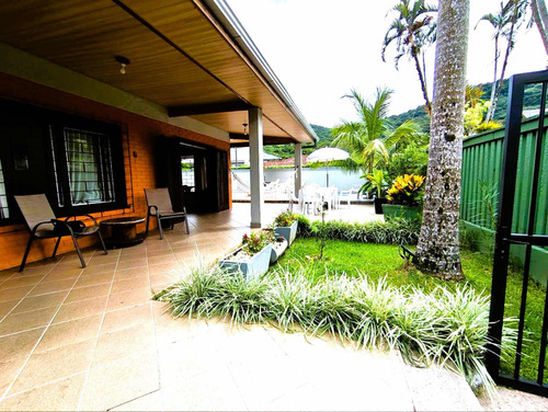 Casa Com 5 Quartos Na Prainha