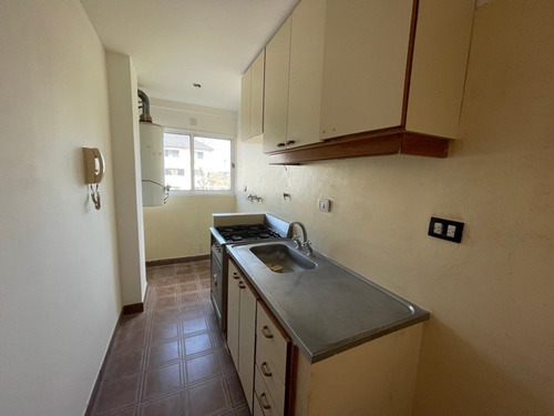 Imagen 5 de 11 de Venta - 3 Ambientes En Barrio La Coca Cola Con Escritura!