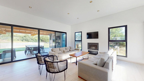 Casa En Venta En Costa Esmeralda Con Gas Natural