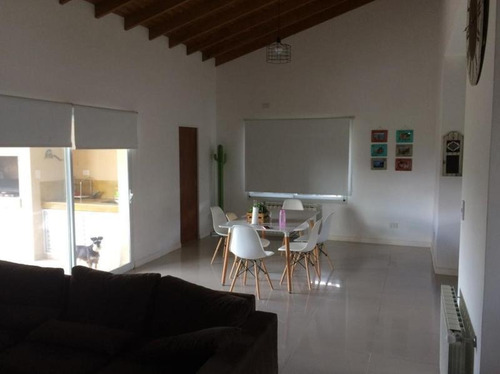Imagen 3 de 17 de Hermosa Casa En Los Talas, Canning