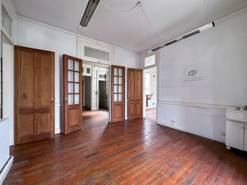 Imagen 23 de 24 de Departamento 4 Ambientes. Apto Comercial. Frente A Plaza. Piso Alto.