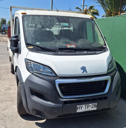 Camioneta Peugeot Cabina Simple. Motor No Funciona