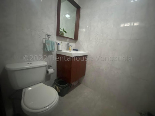 Imagen 22 de 26 de Bella Casa En Calle Cerrada Con Vigilancia En Colinas De Bello Monte, Caracas, Código: 23-23675 Mvg