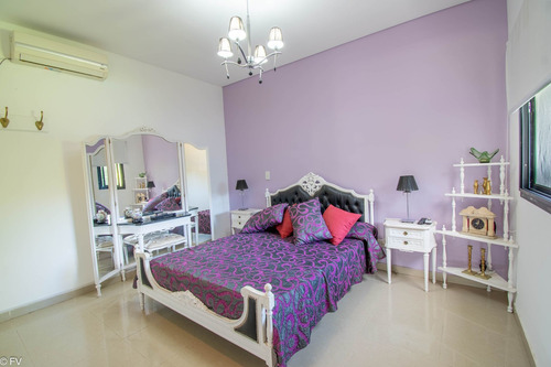 Casa En Venta En Cantegril Funes Con Piscina