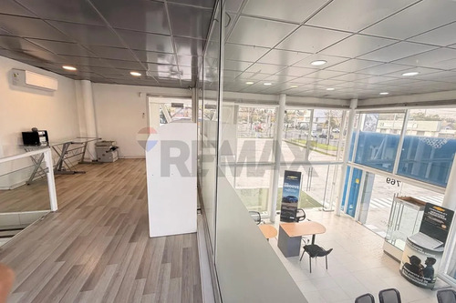 Exclusiva Propiedad Comercial En Venta