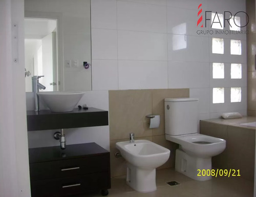 Hermosa Casa En Punta Piedras, Con Vista Al Mar.ref: 5581