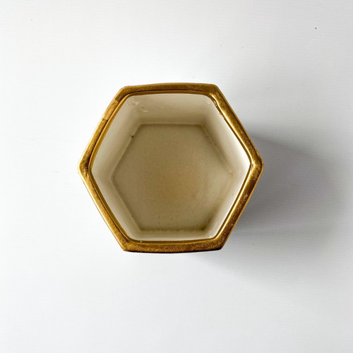 Macetero Adorno Marmolada Hexagonal Blanca Y Dorada 17x17x14