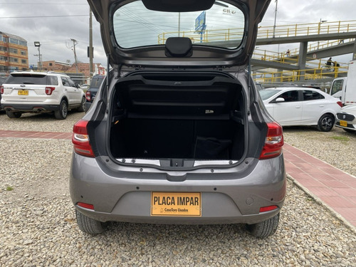 Imagen 7 de 14 de Renault Sandero Flife Hb Mt 4x2 2020 - 1600cc