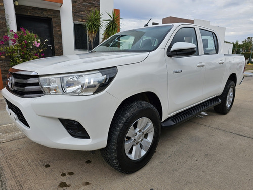 Toyota Hilux 2.7 Cabina Doble Mt