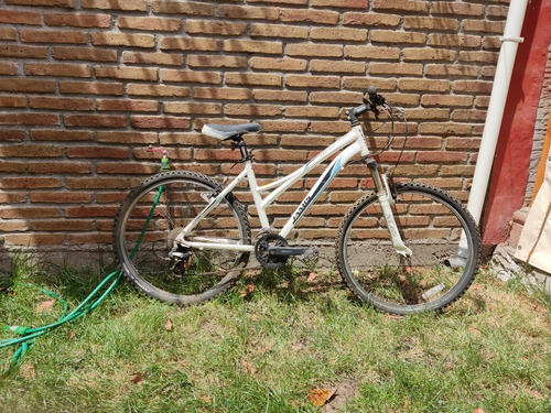 Bicicleta Jamis Trail X1 Aro 26 (usada)