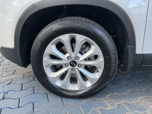 Imagem 8 de 14 de Kia Motors Sorento 2.4 16v 4x2 (aut)
