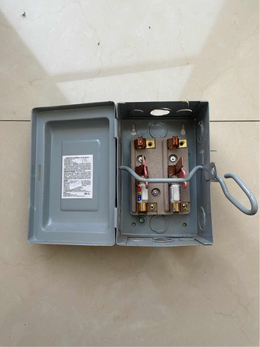 Interruptor De Seguridad Igesa 2x30 Amp (Usado)