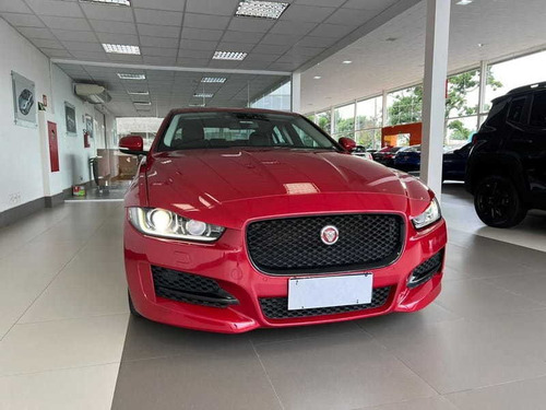Imagem 2 de 15 de Jaguar Xe P250 R-sport 2016