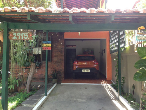 Casa À Venda Na Rua Doutor Manuel Marreiros, Bancários, Rio De Janeiro - Rj - Liv-11283