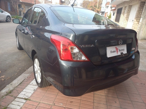 Imagen 14 de 15 de Nissan Versa Gnc Primer Dueño
