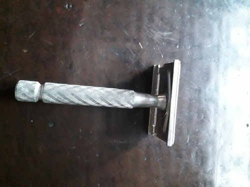 Antigua Maquina De Afeitar Gillette 8 Cm. De Largo 