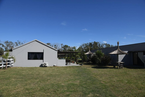 Importante Finca Con Mansion Y 9 Cabañas En Cañuelas