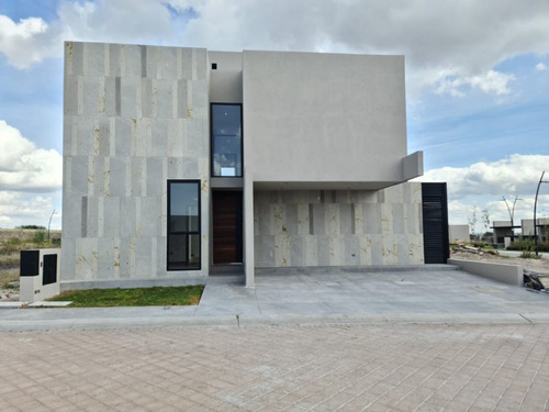 Lomas Del Campanario Norte: Residencia De Autor, Luxury, Est