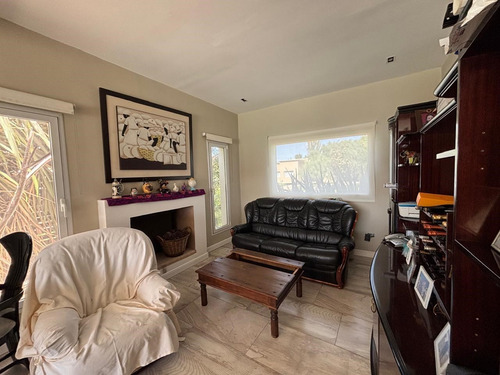 Casa En Venta A La Laguna En El Cantón, Escobar, G.b.a. Zona Norte