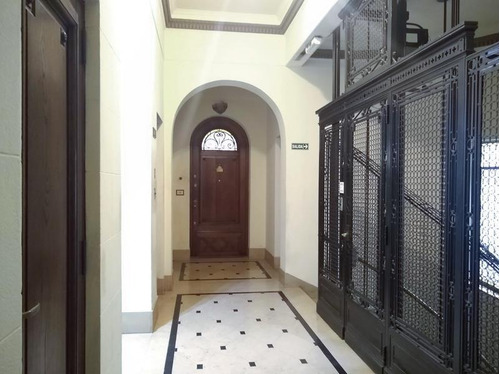 Oficina 160m2 Muy Buen Estado En El Histórico Pasaje Rivarola, San Nicolas