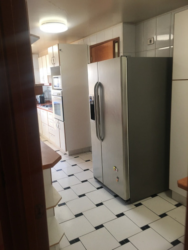 Departamento En Inmejorqable Ubicacion En Las Condes