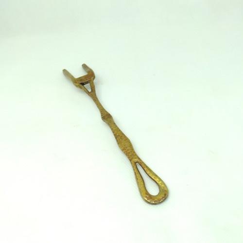 Tenedor Trinchador Cubierto Decorativo De Bronce (Usado)