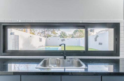 Imagen 26 de 30 de Venta · Casa A Estrenar De Categoría En Moreno · Pileta · Patio · Balcón · Financia · Permuta