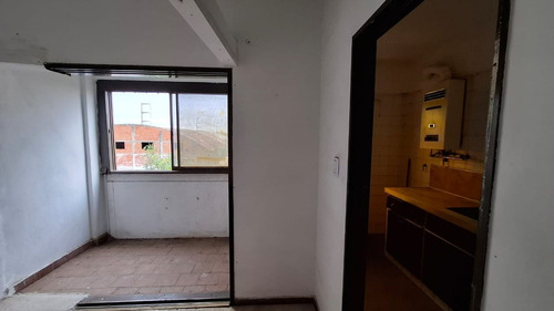 Se Vende Departamento 1 Dorm. Monoblock Stabio