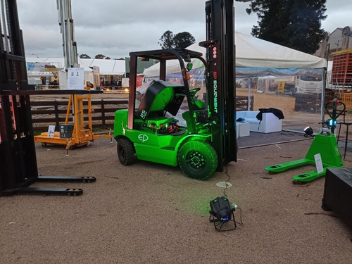 Autoelevador /montacarga 2.5 Diesel Ep Forklift
