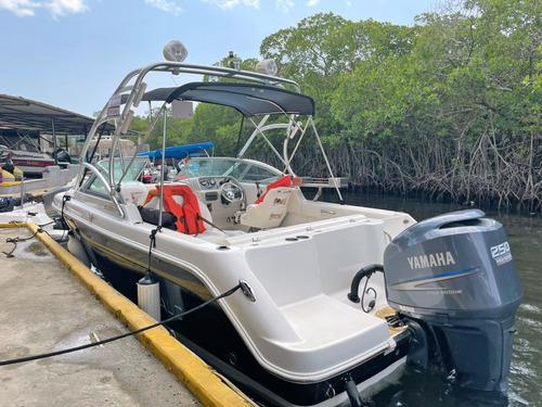 Lancha Robalo R227 22 Lv3070