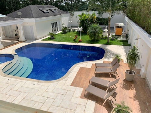 Imagem 11 de 30 de Belissima Casa Em Estilo Neoclassico Com Fino Acabamento! - 1784l